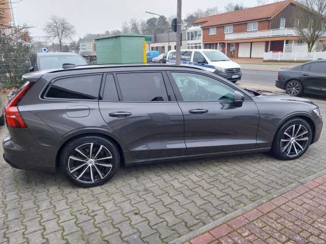 Volvo  Kombi Plus Dark Recharge Plug-In Hybrid AWD