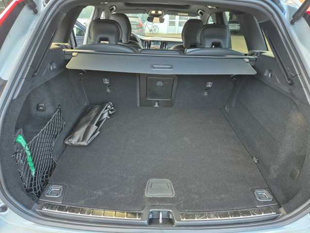 Volvo  Plus Dark T6 Recharge Plug-In HybridAWD