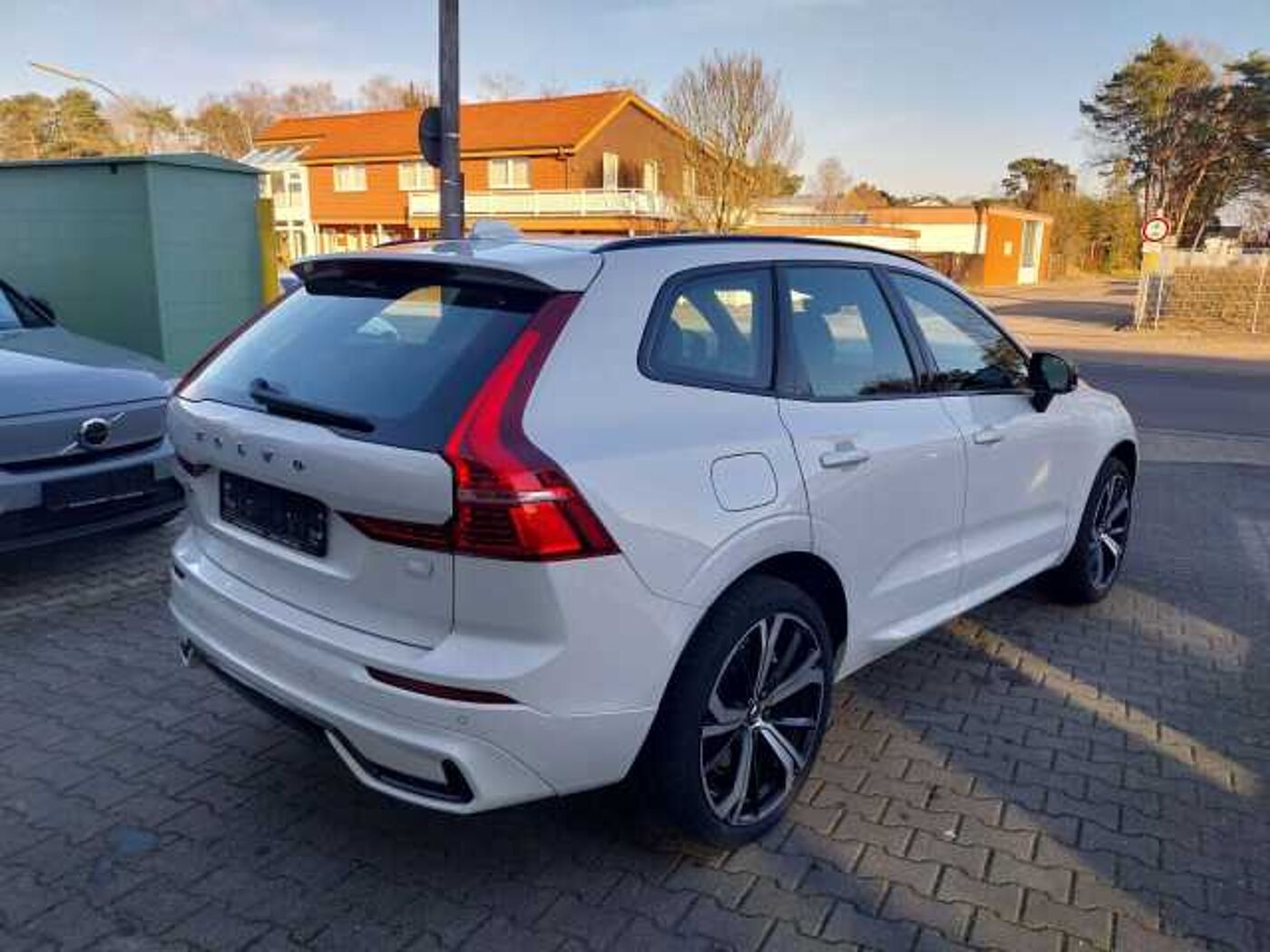 Volvo  T8 R Design Recharge Plug-In Hybrid AWD