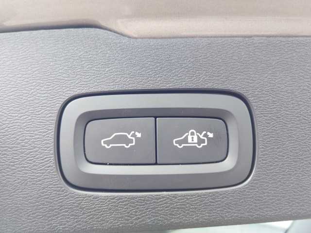 Volvo  B4 D AWD Pro Auto