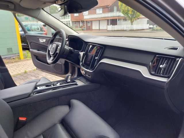 Volvo  B4 D AWD Pro Auto