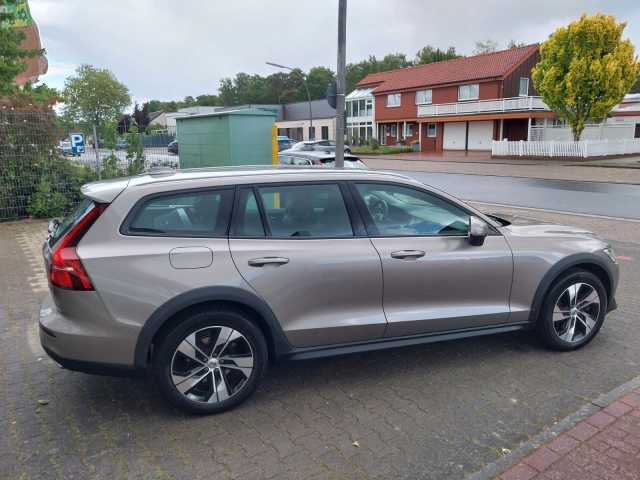 Volvo  B4 D AWD Pro Auto