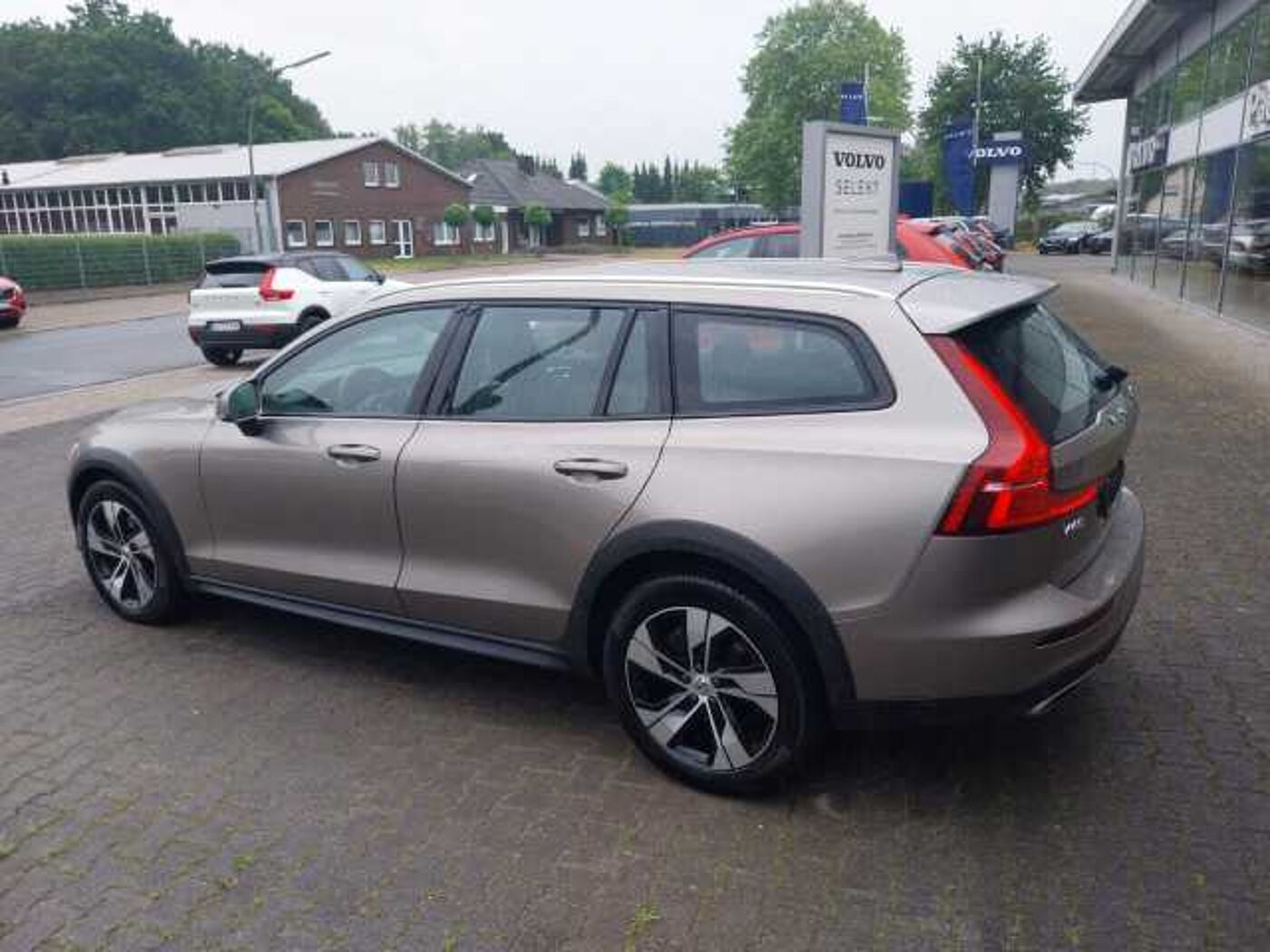 Volvo  B4 D AWD Pro Auto