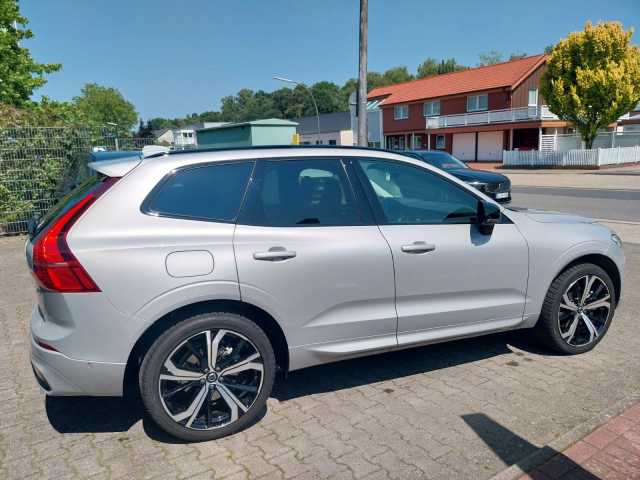 Volvo  B4 Plus Dark 2WD