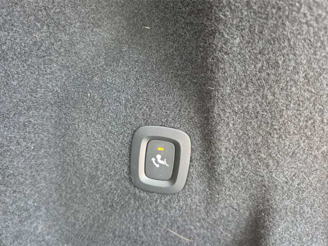 Volvo  Plus Dark AWD