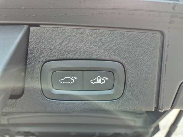 Volvo  Inscription AWD B5 Diesel
