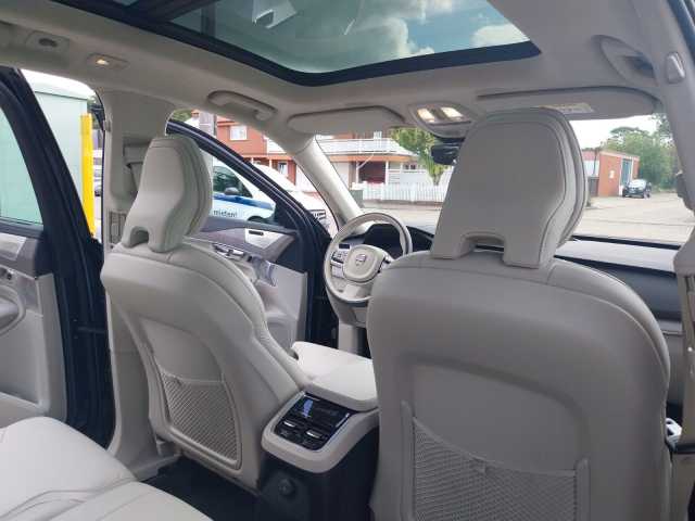 Volvo  T8 Ultra Dark Plug-In Hybrid AWD B&W Sound
