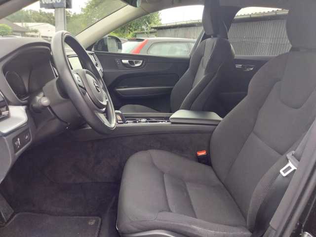 Volvo  B4 Momentum Pro AWD, AHK