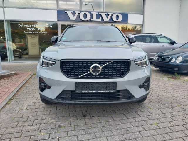 Volvo  B4 Plus Dark 2WD ACC Panoramadach