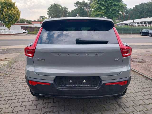 Volvo  B4 Plus Dark 2WD ACC Panoramadach
