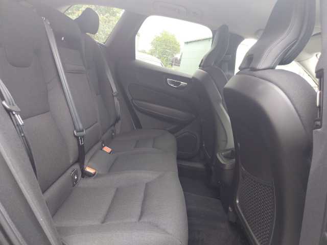 Volvo  B4 Momentum Pro AWD, AHK