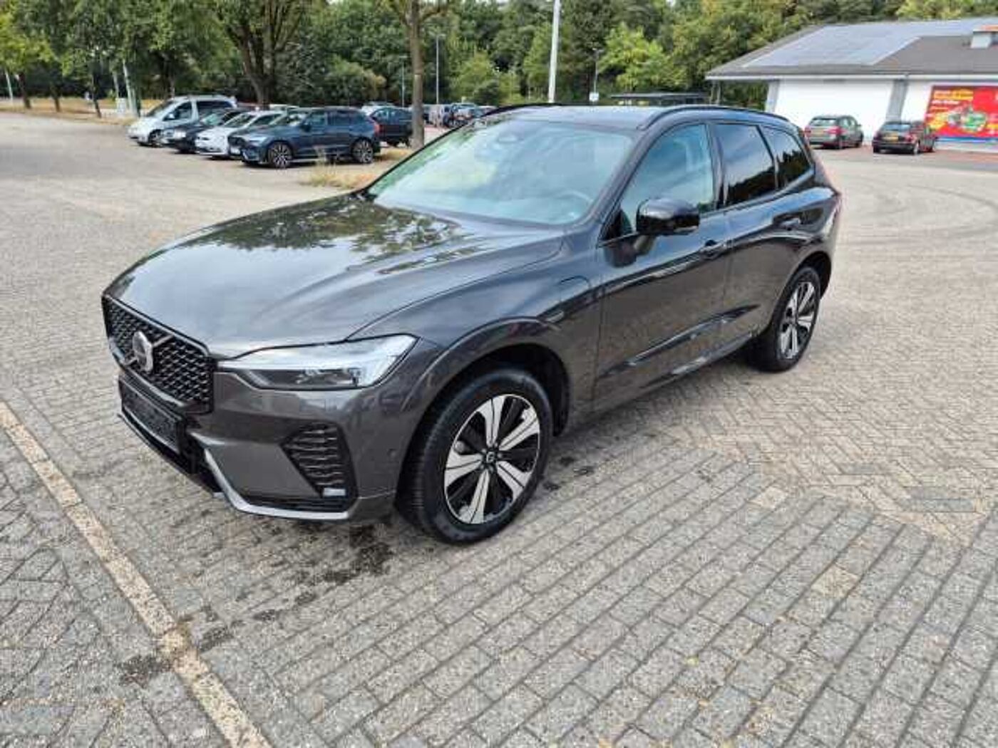 Volvo  Plus Dark Recharge Plug-In Hybrid AWD