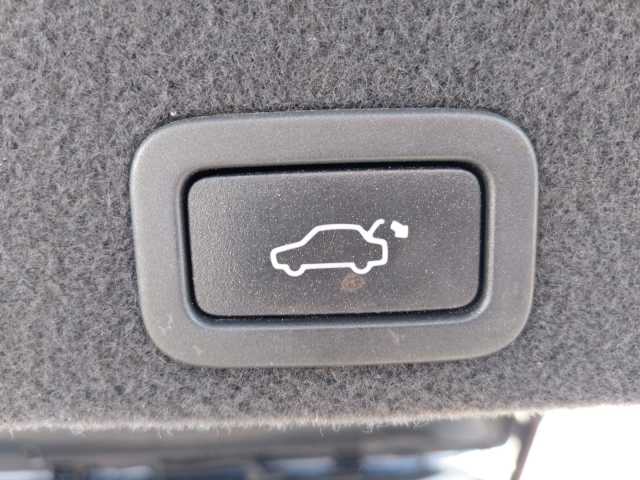 Volvo  D4 Momentum 2WD