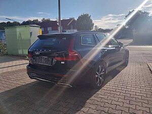 Volvo  Kombi Plus Dark Recharge Plug-In Hybrid AWD