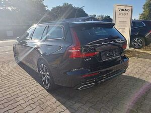 Volvo  Kombi Plus Dark Recharge Plug-In Hybrid AWD