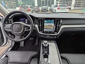 Volvo  B4  Ultra Dark