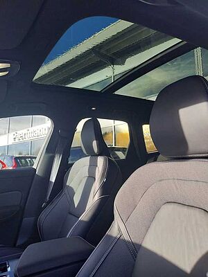 Volvo  Plus Black Edition Recharge Plug-In Hybrid