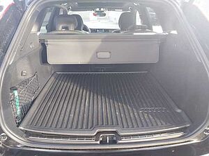 Volvo  Plus Black Edition Recharge Plug-In Hybrid