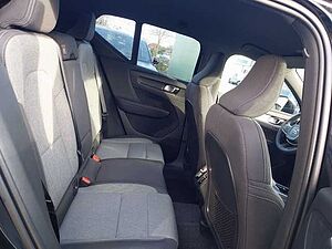 Volvo  B4 Plus Dark 2WD
