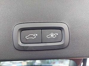 Volvo  B4 Plus Dark 2WD