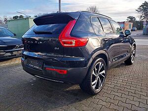 Volvo  B4 Plus Dark 2WD