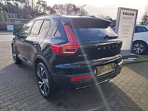 Volvo  B4 Plus Dark 2WD