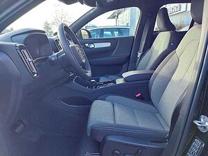 Volvo  B4 Plus Dark 2WD