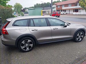 Volvo  B4 D AWD Pro Auto