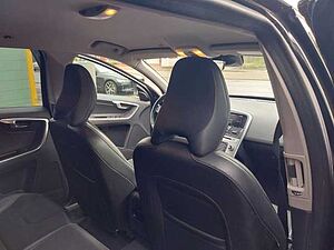Volvo  Momentum 2WD