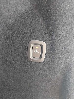 Volvo  B4 Plus Dark 2WD