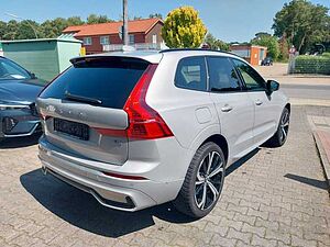 Volvo  B4 Plus Dark 2WD