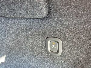 Volvo  Plus Dark 2WD B3