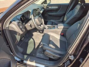 Volvo  Plus Dark 2WD B3