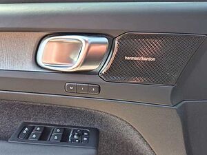 Volvo  Plus Dark 2WD B3