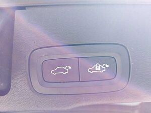 Volvo  Ultimate Dark Recharge Plug-In Hybrid AWD
