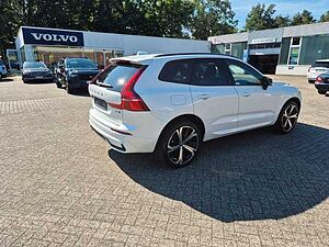 Volvo  Ultimate Dark AWD B4