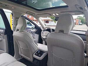 Volvo  T8 Ultra Dark Plug-In Hybrid AWD B&W Sound