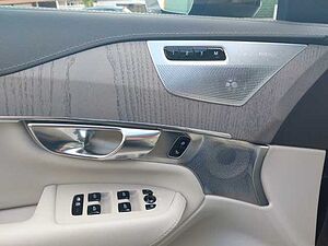 Volvo  T8 Ultra Dark Plug-In Hybrid AWD B&W Sound