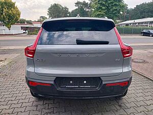 Volvo  B4 Plus Dark 2WD ACC Panoramadach