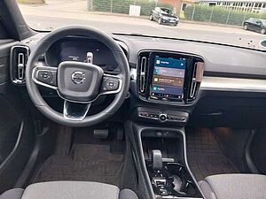 Volvo  B4 Plus Dark 2WD ACC Panoramadach
