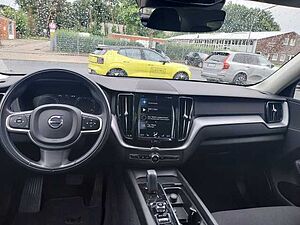 Volvo  B4 Momentum Pro AWD, AHK