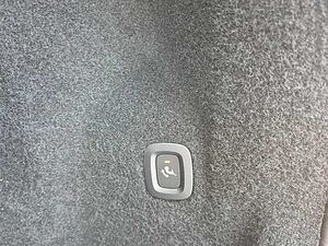 Volvo  Plus Dark Recharge Plug-In Hybrid AWD