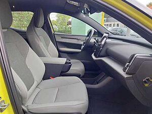 Volvo  Plus 2WD Pure Electric