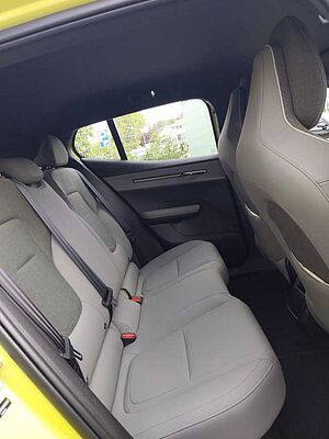 Volvo  Plus 2WD Pure Electric