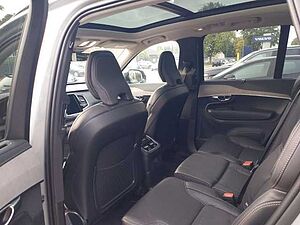 Volvo  Plus Dark Recharge Plug-In Hybrid AWD