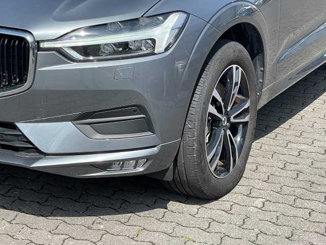 Volvo  Momentum Pro AWD B4 Diesel EU6d Allrad Navi Leder digitales Cockpit Soundsystem