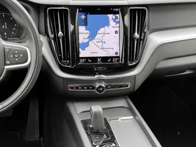 Volvo  Momentum Pro AWD B4 Diesel EU6d Allrad StandHZG Navi digitales Cockpit Soundsyst