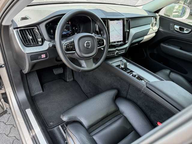 Volvo  Plus Bright 2WD B4 Benzin EU6d digitales Cockpit Memory Sitze Soundsystem 360 Ka