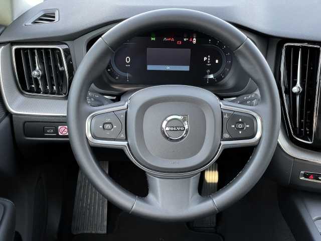 Volvo  Core 2WD B4 Benzin EU6d StandHZG AHK digitales Cockpit Memory Sitze Soundsystem