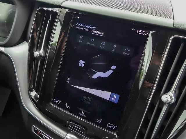 Volvo  Momentum Pro 2WD B4 Diesel EU6d AD AHK Navi digitales Cockpit Soundsystem LED Ku